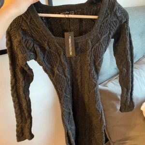 Kort klänning - Petite klänning (för små och kortare tjejer). Storlek XXS. HELT OANVÄND MED PRISLAPP