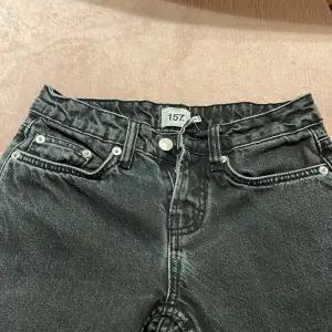 Jeans från lager 157 (icon) storlek xxs, aldrig använt säljer för dem är aldrig använda köpte dem i fel storlek💓 priset kan diskuteras 