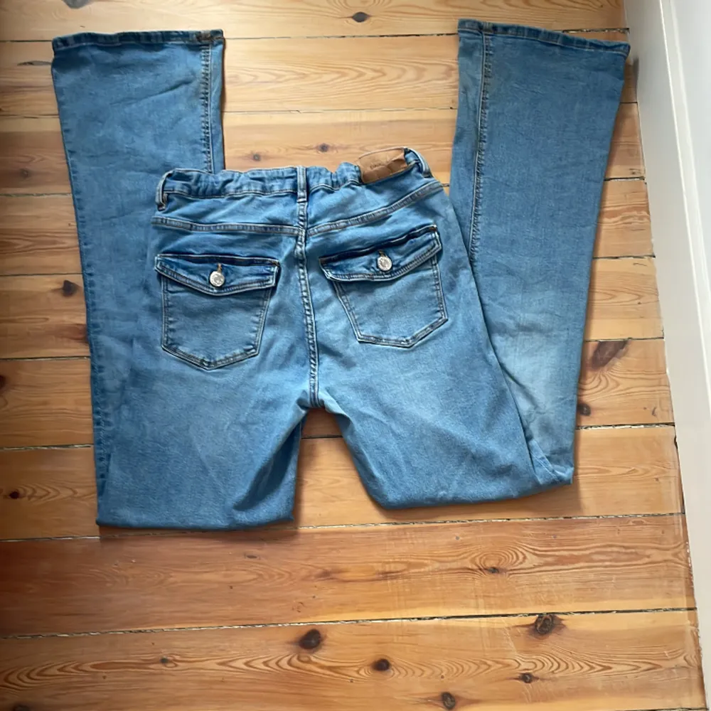 Använt 1 år, Stockholmsstil. Jeans & Byxor.