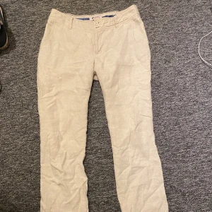 Linnebyxor  - Ett par så snygga linnebyxor som är långa på mig som är 172! Köpta för 700 kr! Storlek 40 men passar s/m💕💕