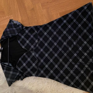 Ny Klänning  - Nyskick endast testad. 