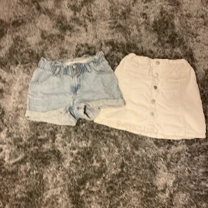 shorts och kjol - Säljer mina jeansshorts och min jeanskjol! De är i väldigt bra skick! köp båda för 100kr eller en av de för 50kr!💗