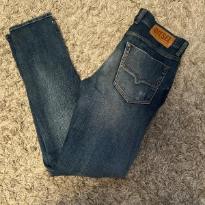 Diesel och Nudie jeans - Två par jeans