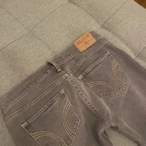 Hej!💓 säljer mina superfina jeans från Hollister pga av att dom var för små för mig. Pris kan diskuteras!!