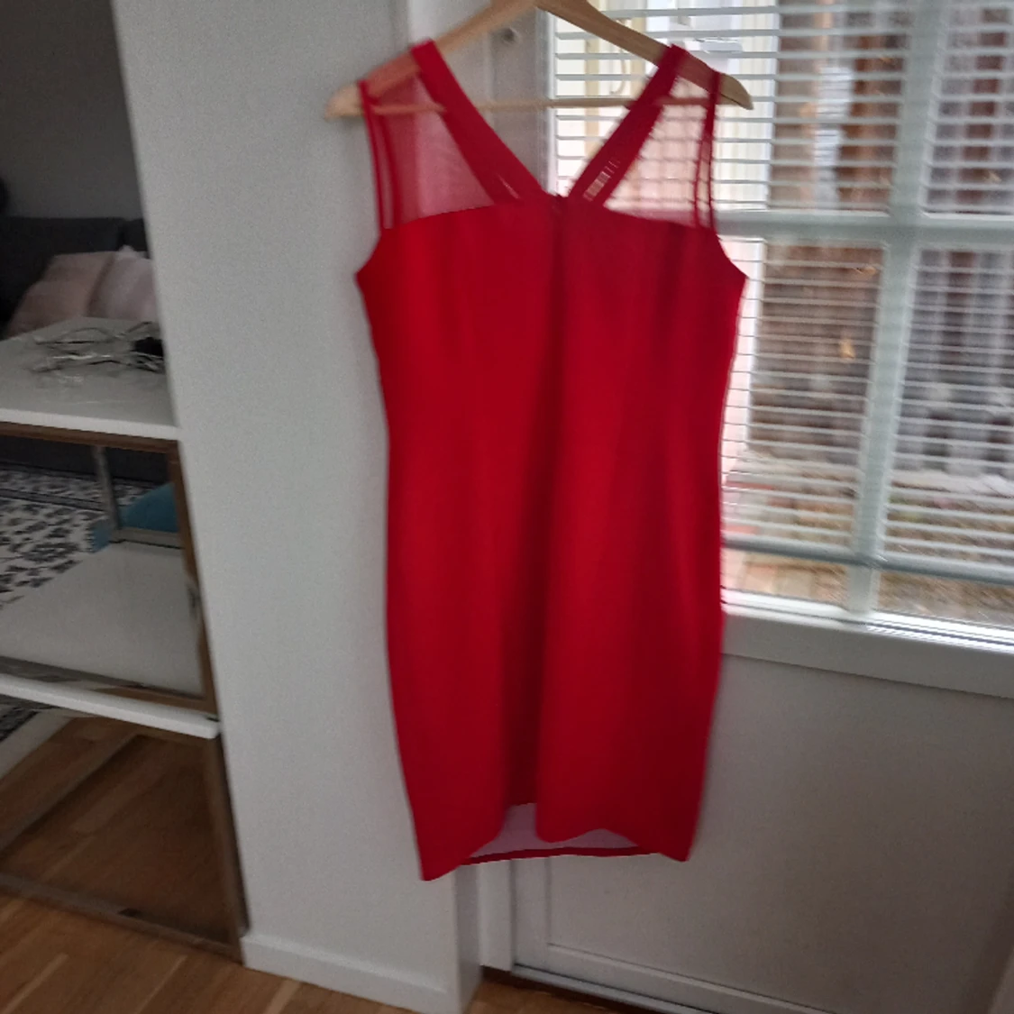En fin festklänning i Röd färg - 90