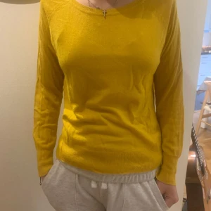 Zara tröja  - Fin skik tröja 