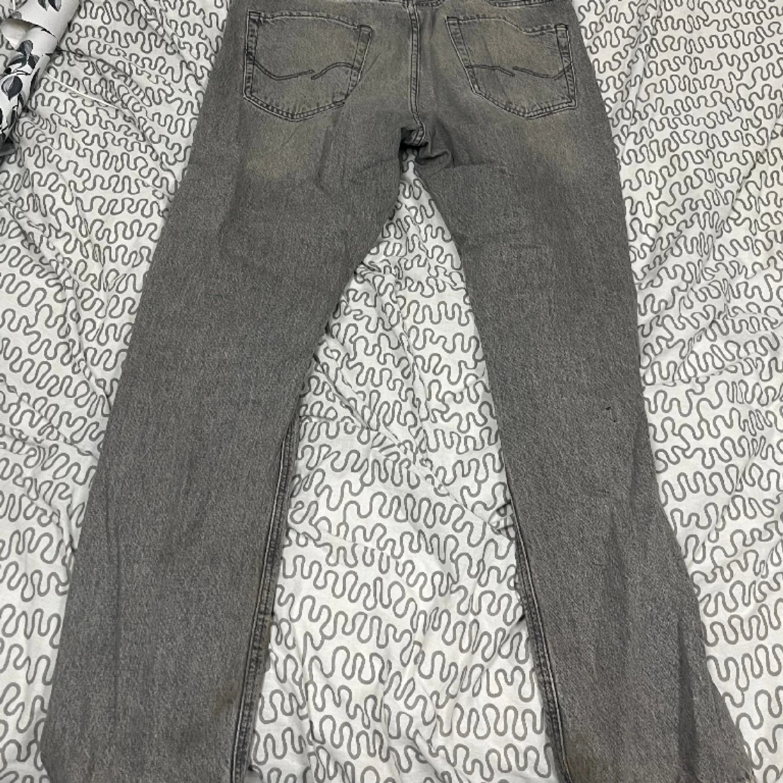 Gråa Jack&Jones jeans - 90
