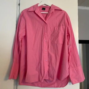 Rosa skjorta - Rosa skjorta från ginatricot, använd fåtal gånger. 