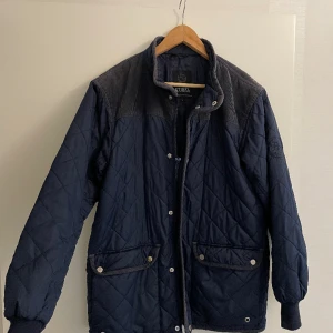 Etirel jacka storlek L - Etirel jacka storlek L