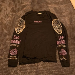 Långärmad tröja ”Visions” - 1 år gammal, säljs inte längre i butik