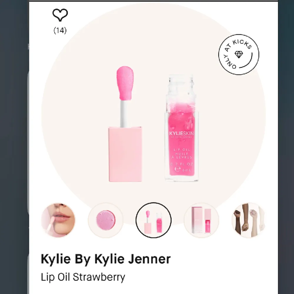 Helt ny och oöppnad Kylie Jenner lip oil i färgen Strawberry. Säljes då jag köpte den som julklapp men valde att ge något annat sen. Org pris 290kr. Övrigt.