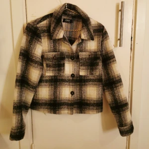 Fin jacka ☀️ - Fin jacka från Only! Inte mycket andvänd så i fint skick 😇