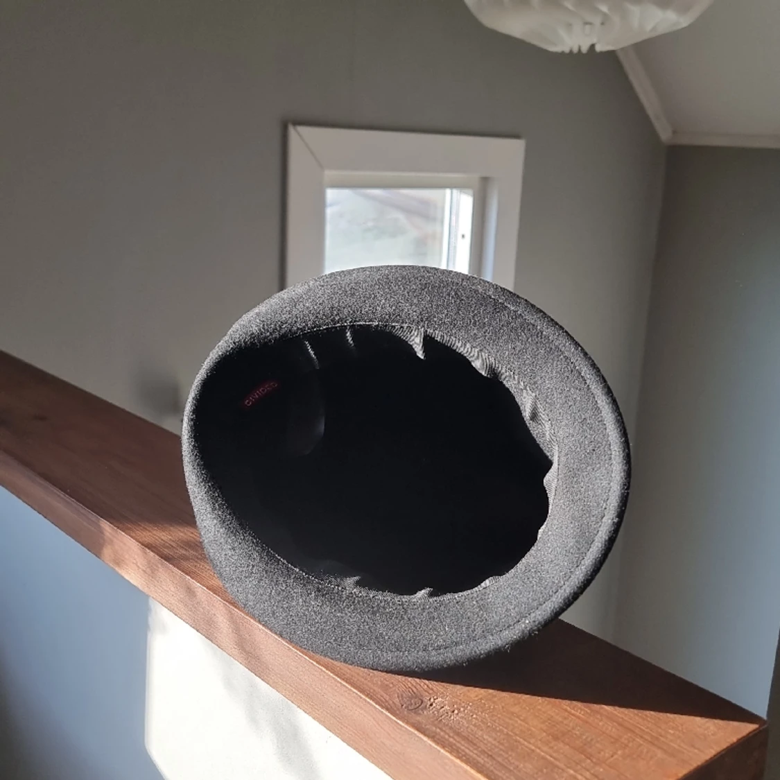 Divided hatt svart - 91