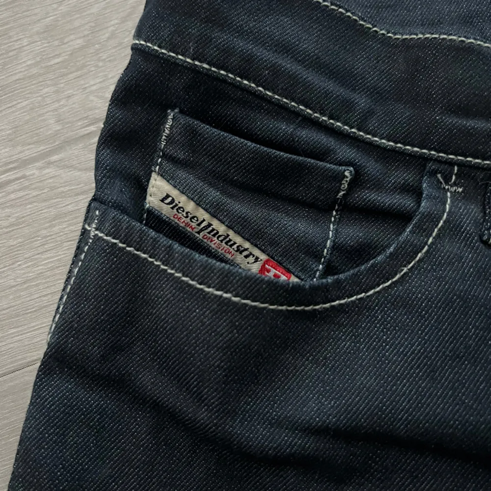 Jätte snygga och trendiga diesel jeans med rak passform. De är i storlek W30 L34🫶🏼🫶🏼 . Jeans & Byxor.