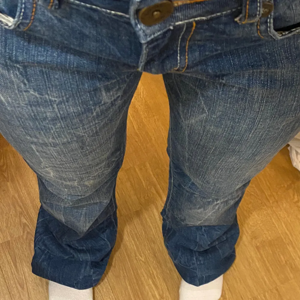 Så snygga jeans från Reactive men som var lite långa på mig, mått kommer! . Jeans & Byxor.