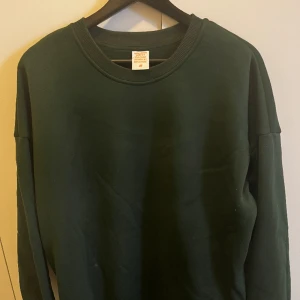 Militärgrön sweatshirt - Passar M/L