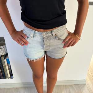 Coola Levis shorts grå och blå! Väldigt unika! Toppen skick⭐️⭐️⭐️