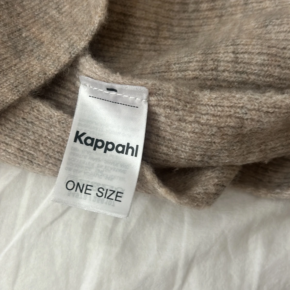 Beige stickad tröja från Kappahl - 91