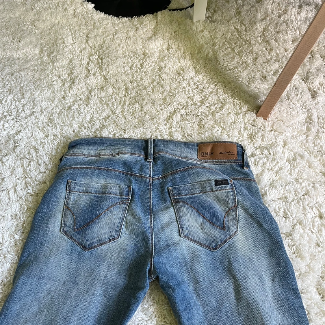 lågmidjade bootcut jeans  - 92