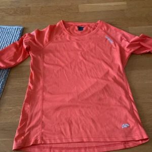 Tränings tröja  - Bra skick  Skriv för fler frågor 