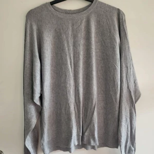 Grey Noisy May shirt - True to size   Dimensions:  1.45*  2. 55  3. 60  4. 65*