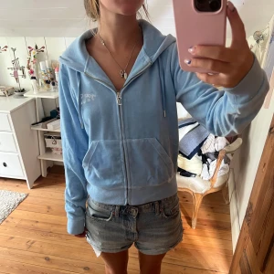 Ljusblå juicy zip - Juicy zipup aldrig använd 