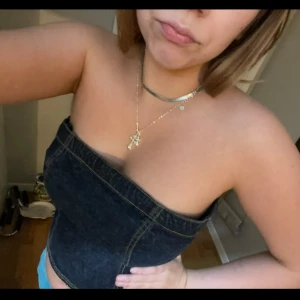 Mörkblå Jeanstopp💕 - Jättefin mörklå jeans topp, skriv för frågor svarar gärna!💕