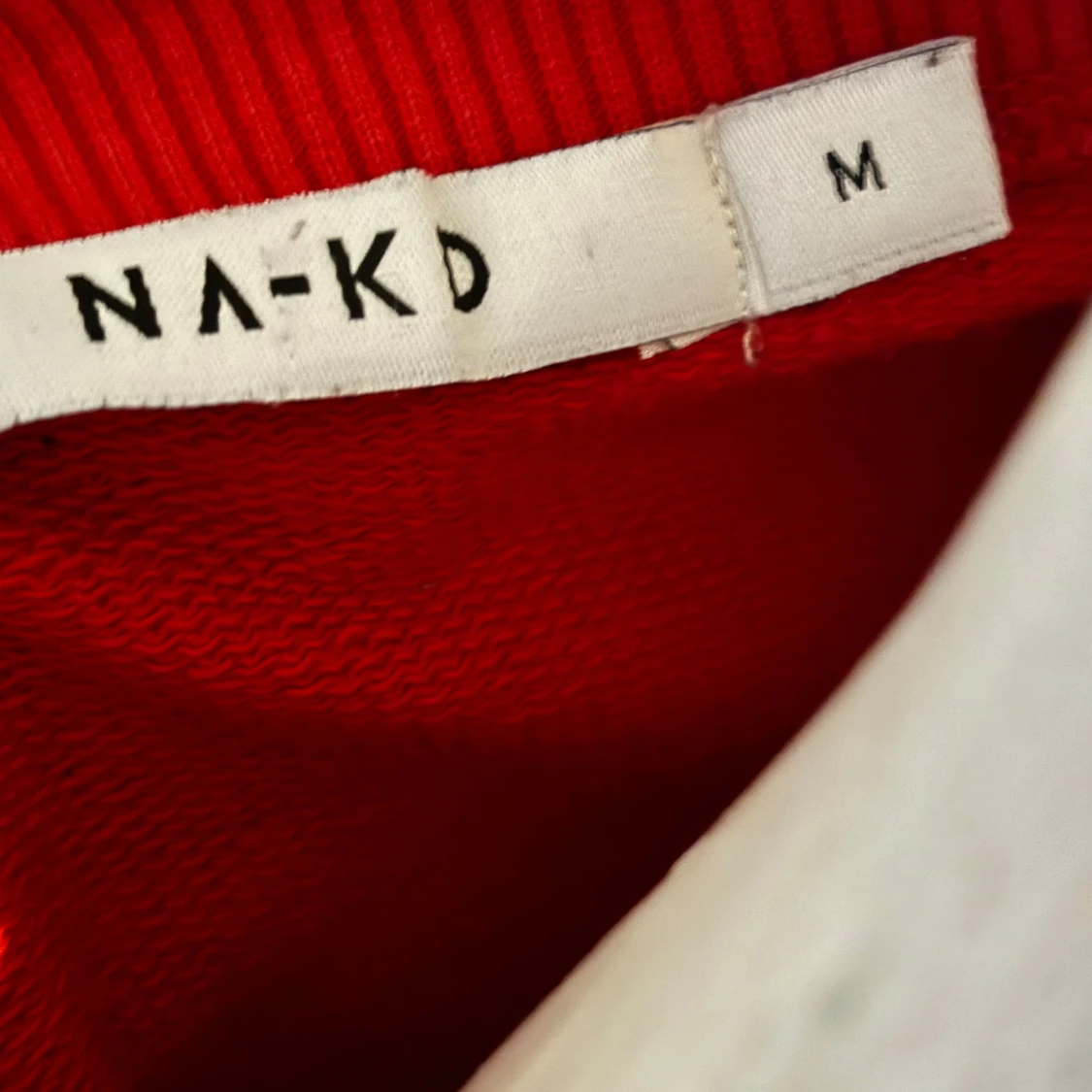 Röd tröja från NA-KD - 91