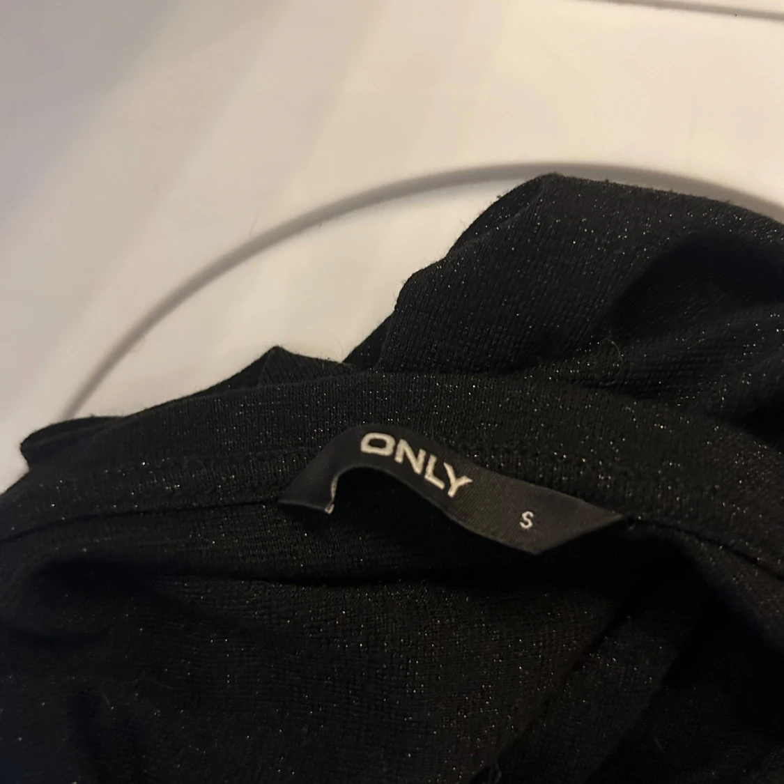 Svart glittrig tröja från ONLY - 90