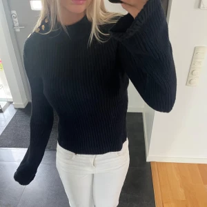 stickad tröja - marinblå stickad tröja, passar strl S