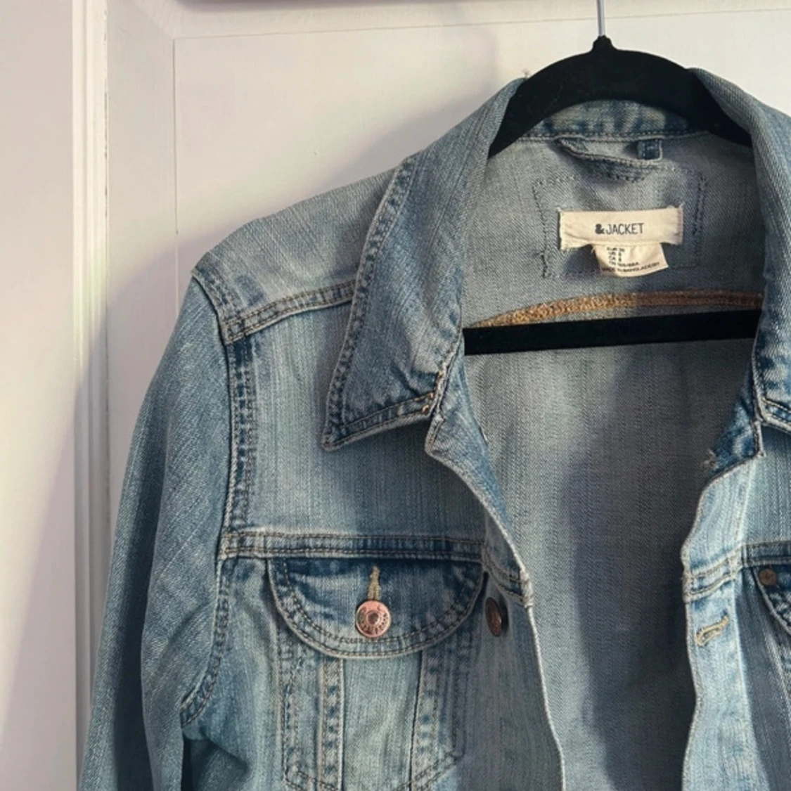 Ljusblå jeansjacka från Jacket - 91