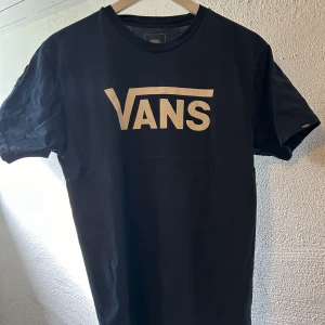 T-shirt - Vans t-shirt i fint skick. Stl M