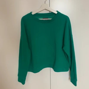 Tröja - Tröja från Pieces. Fint skick! 💚