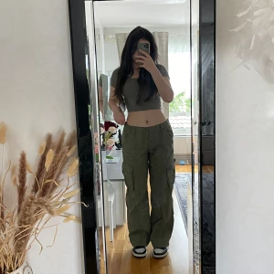 Cargojeans  - Cargojeans, har använt ba två gngr, helt ny. Om ni har nåt fråga eller vill diskutera om priset får ni gärna skriva.  Jag kan möta oxå