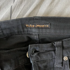 Nudie grim tim  - Säljer dessa nudie grim tim. De har tecken på användning men jag säljer de för att de är för små för mig. Jag köpte de för 1200 kr i nudie butiken i Gbg. Skriv för fler bilder eller info.