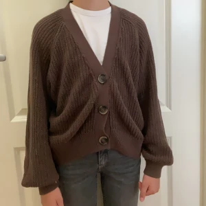 Brun kofta  - Stl 134-140. Fint skick 