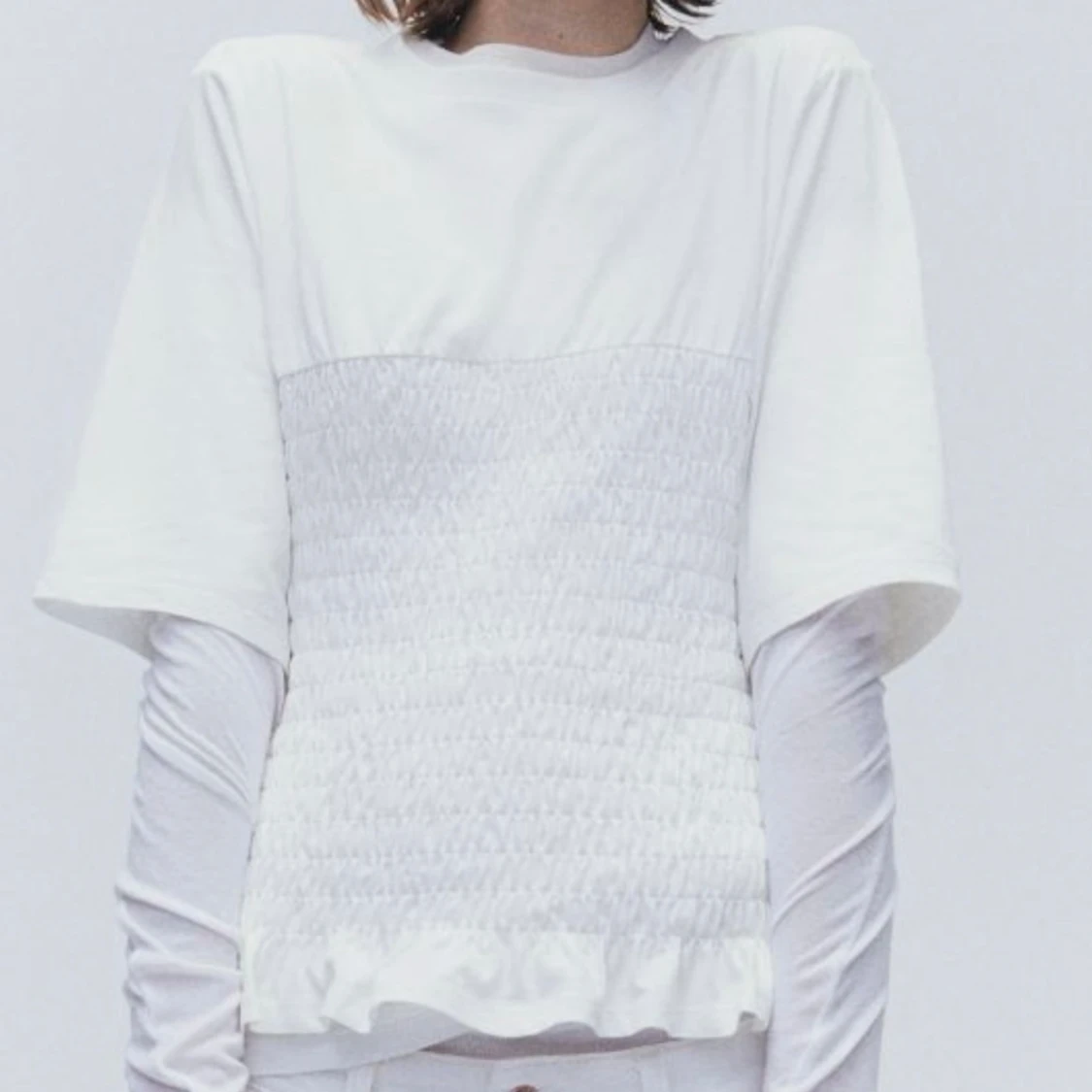 T shirt med indragen midja