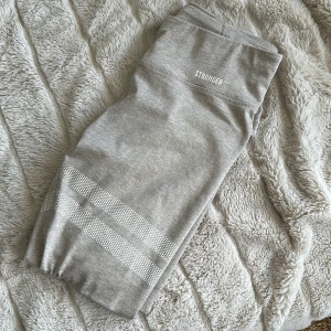 Tights från stronger  - Använda Max 3 gånger så som nya 😍