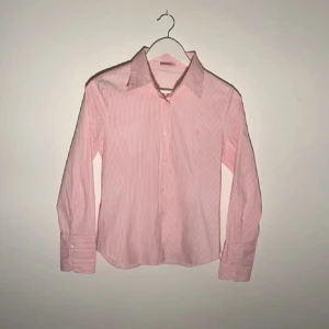 Ralph lauren skjorta  - Säljer denna as feta Ralph lauren skjorta. Storlek S. kom dm för mer bilder!