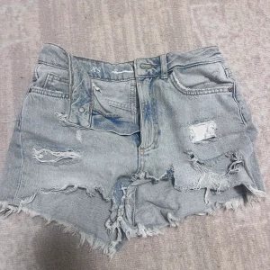 shorts - använd fåtal ggr, jättebra skick!