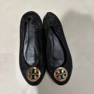 Tory Burch - Ballerina  - Tory Burch Ballerina i stl 39 Nypris : 1900kr 