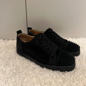Loubs - Säljer dessa loubs för 3199. Inget og medföljer vid köp. äktenhetabevis finns. Skick 8.5/10 dma för fler bilder och frågor! Tar emot rimliga byten. Priset går att diskutera