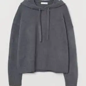 Grå stickad hoodie från HM