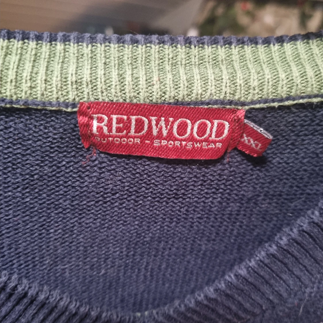 Mörkblå tjocktröja - 90