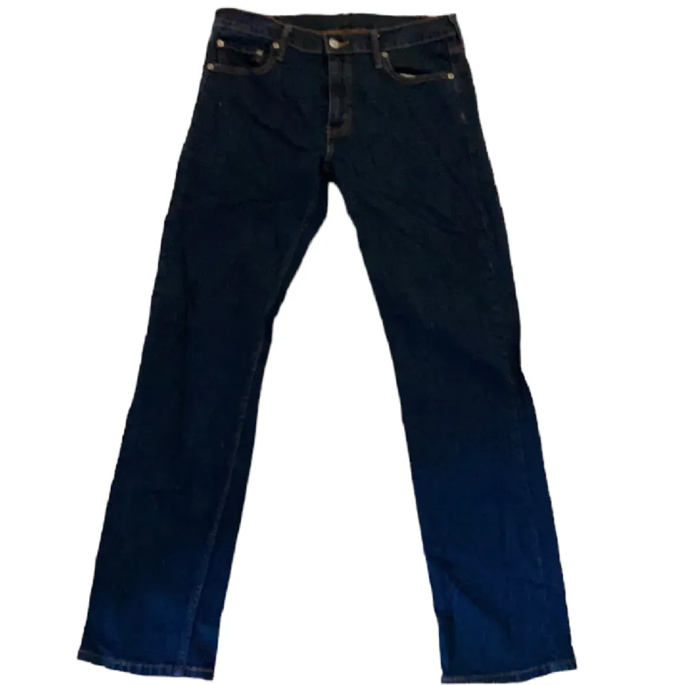 Säljer ett par fina vintage Levis jeans 513 i storlek 30/32 . Jeans & Byxor.