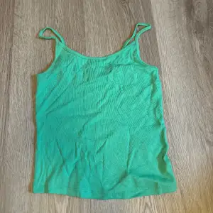 Fin grön färg på linne som aldrig använt!  Köp via köp nu eller kom privat!💚
