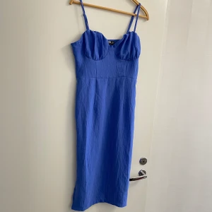 Sommarklänning från Missguided storlek 36 - Sommarklänning från Missguided storlek 36