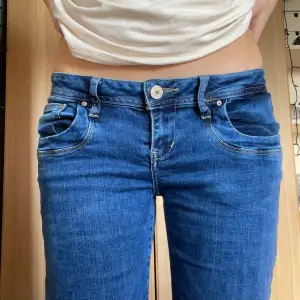 Supersnygga lyb jeans i modellen Valerie💖 aldrig använda bara provade så nyskick💖