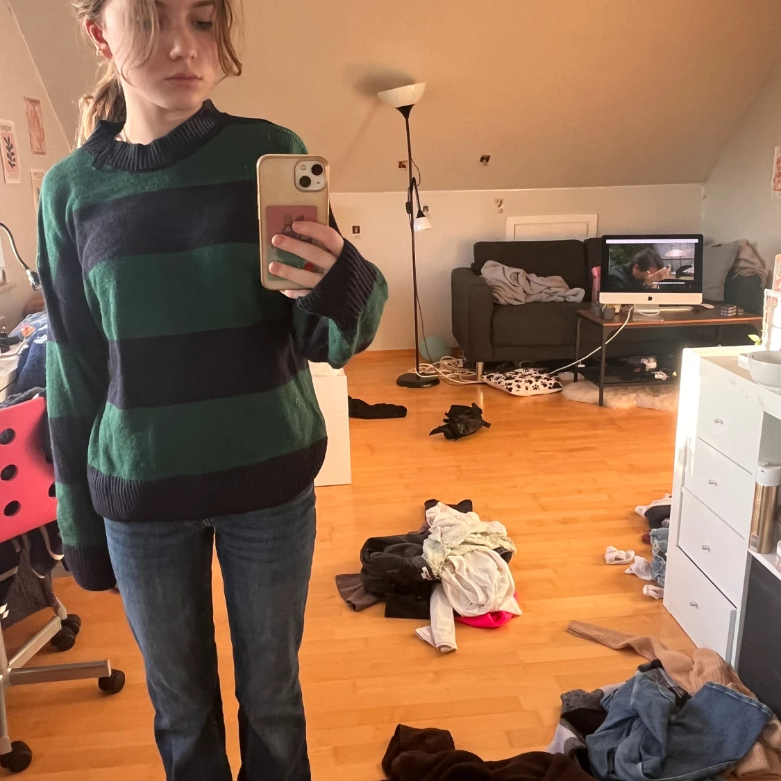 Mörkblå / lila & grön stickad tröj