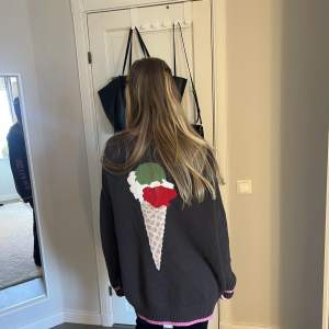 Kikar intresset på min Chloe Scuterman tröja i modellen Milano, nypris över 5000kr, helt slutsåld. Säljer enbart vid bra bud!❤️❤️❤️